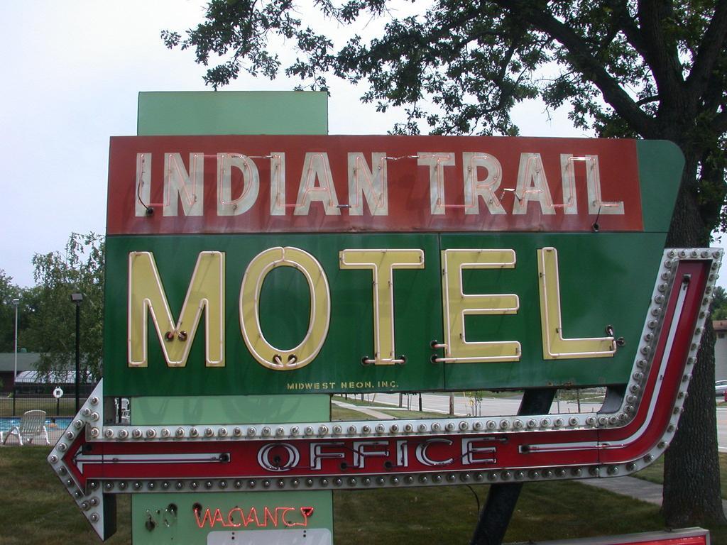 Indian Trail Motel Wisconsin Dells Extérieur photo