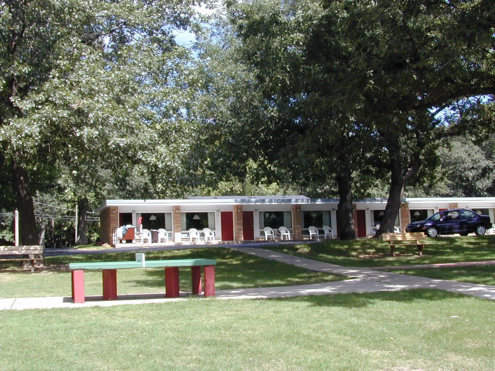 Indian Trail Motel Wisconsin Dells Extérieur photo